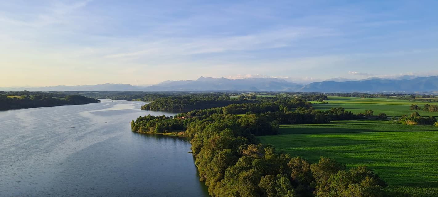 Vol en montgolfière sur le Lac du Gabas, à Lourenties, à 30 minutes de Tarbes et de Pau, à cheval sur les Pyrénées-Atlantiques et les Hautes Pyrénées